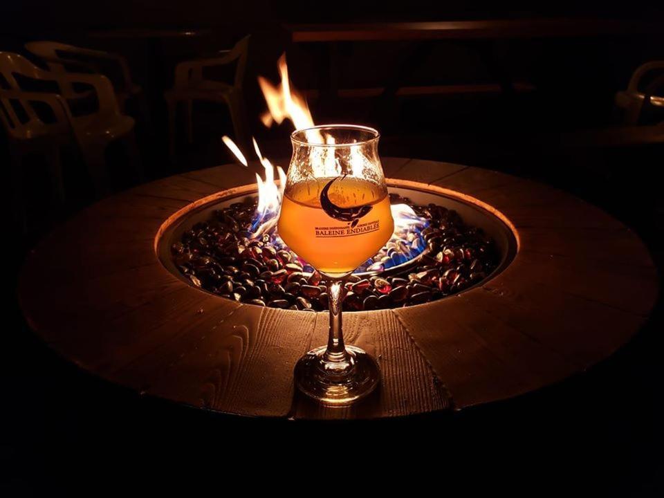 La Baleine Endiablee Microbrasserie Riviere-Ouelle エクステリア 写真