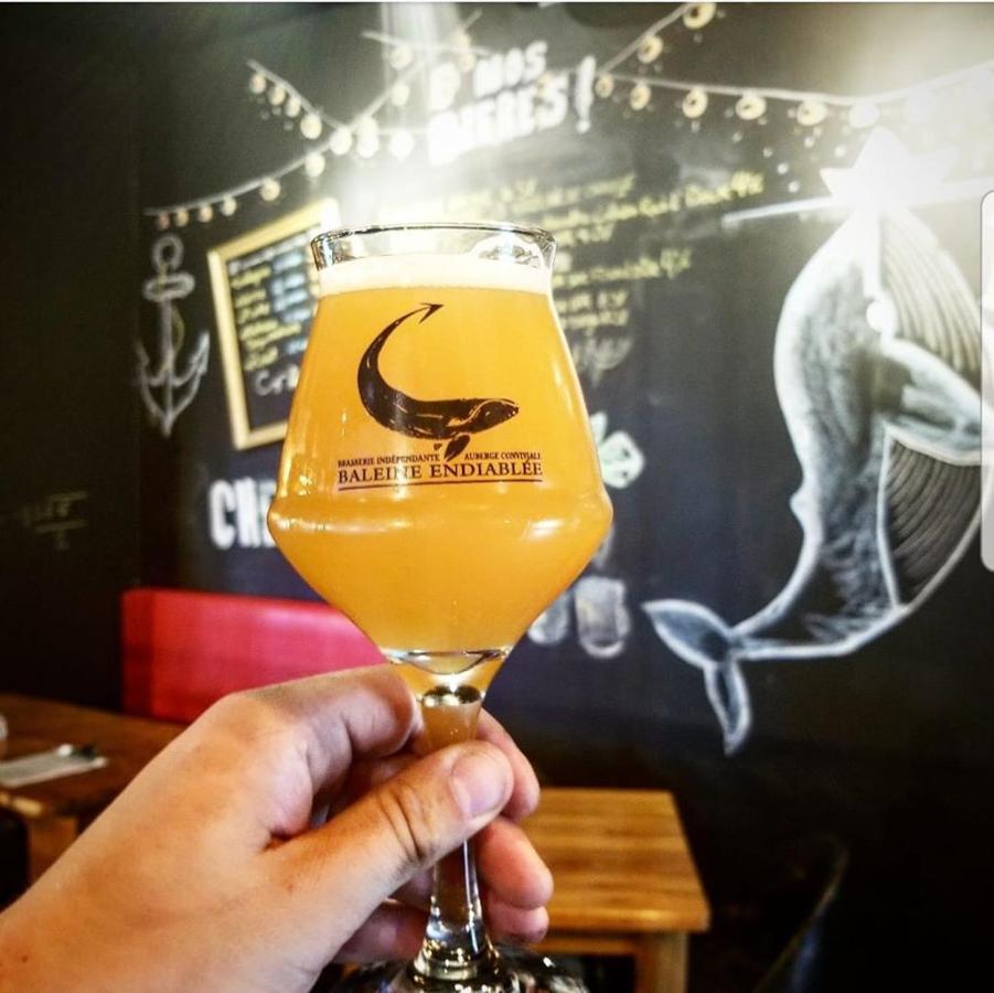 La Baleine Endiablee Microbrasserie Riviere-Ouelle エクステリア 写真